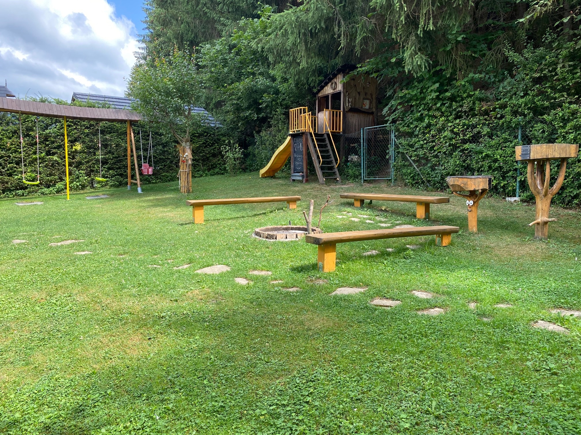 Exterior and garden — IMG_0530