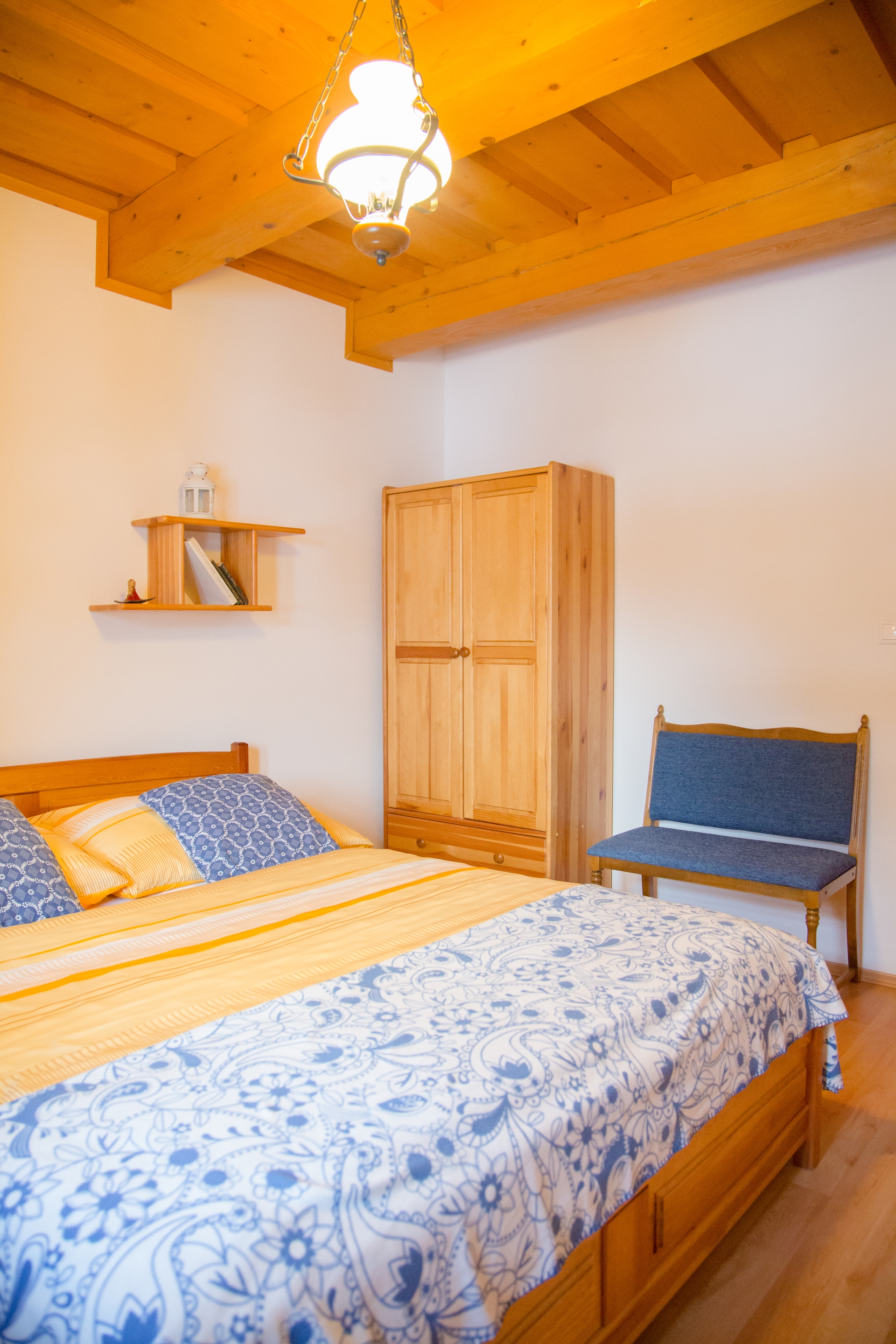 Lower apartment — Bedroom-1