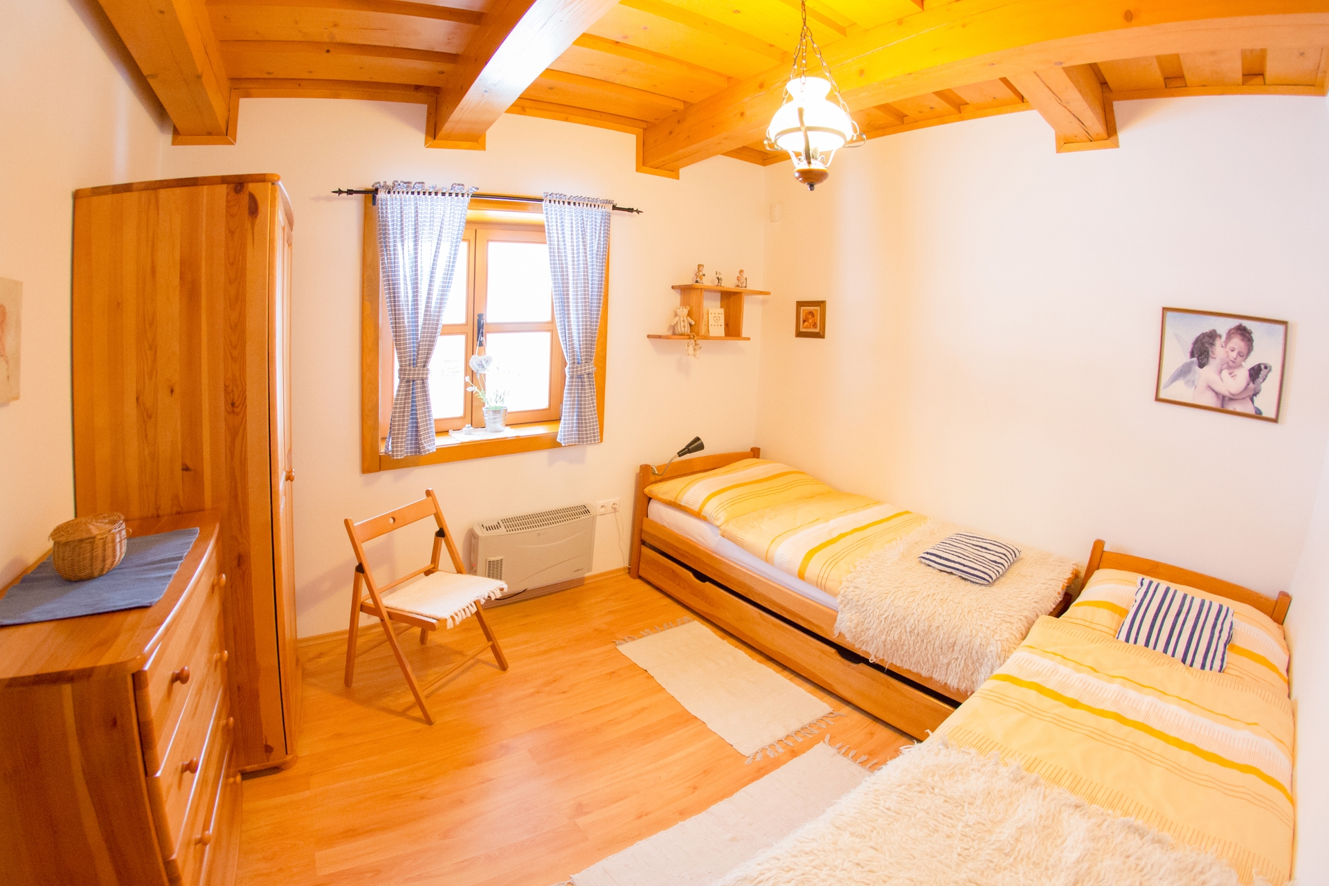 Lower apartment — Bedroom-4-single-beds